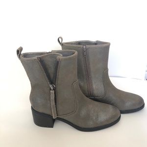 Clarks Nevella Devon Boot Size 7 Dark Taupe